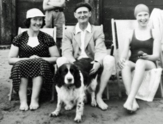"Daddy, Mummy & I at Walton-on-the-Naze. Summer 1938" Len's annotation on reverse. Walton-on-the-Naze is on the Essex coast