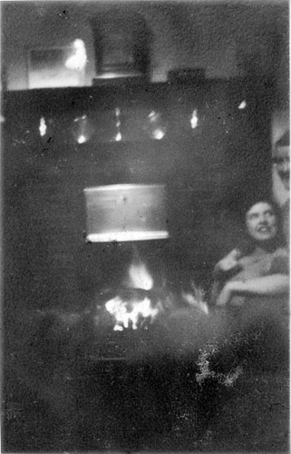 with Mummy at the fire December '44 png cor