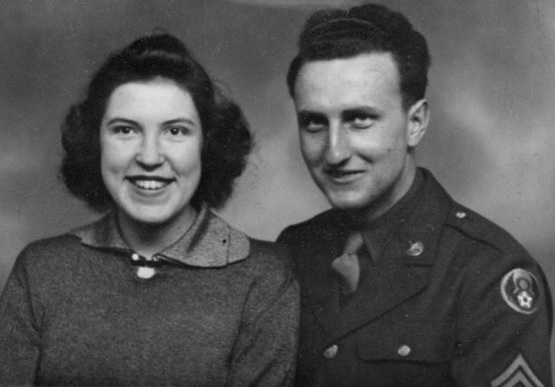 Len and US so;dier. 7 Dec, 1944 png