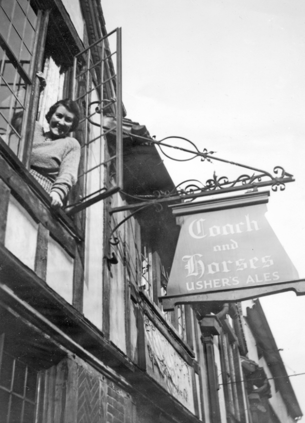 Mum, coach and horses-small